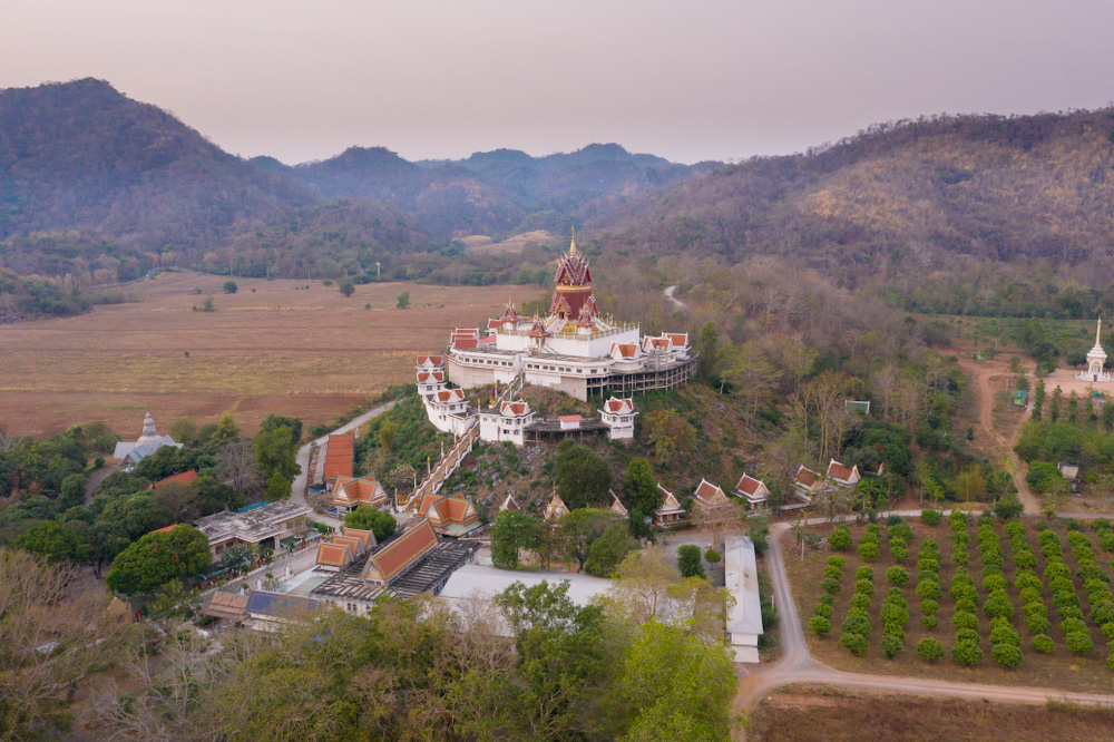 วัดเขาพรหมสวรรค์ ไหว้พระสระบุรี