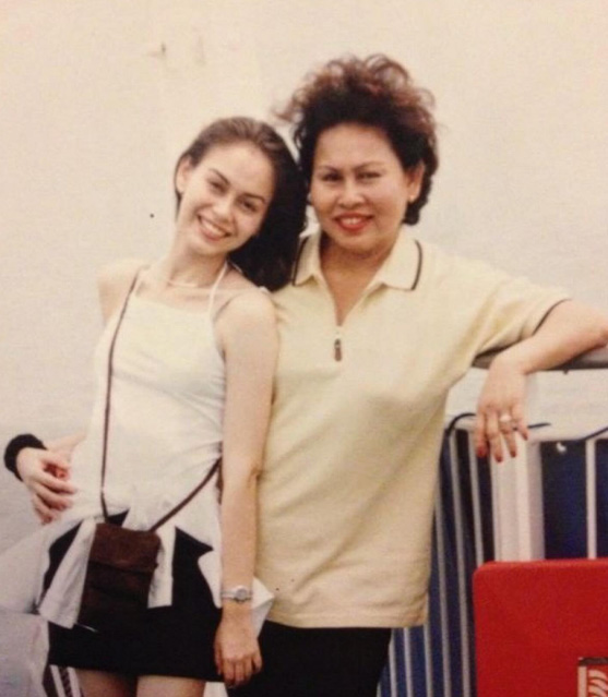 ประวัติ นัท มีเรีย นักร้องดังยุค 90 สาวสวยมากเสน่ห์ ความสามารถเพียบ