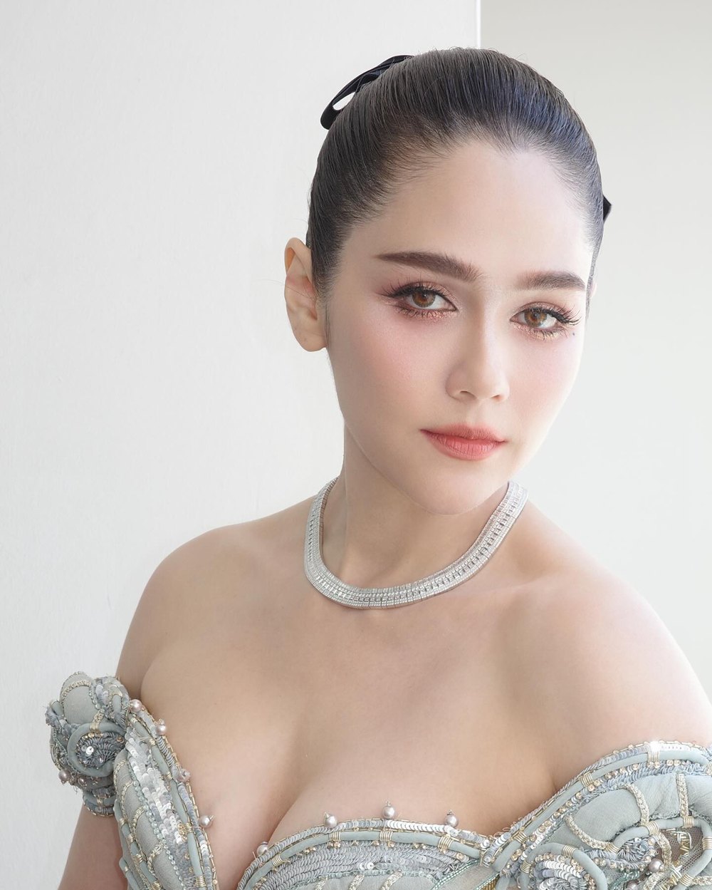 ชมพู่ อารยา เปิดลุค 4 เดินพรมแดงเมืองคานส์ 2025 สวยสง่าปนเซ็กซี่