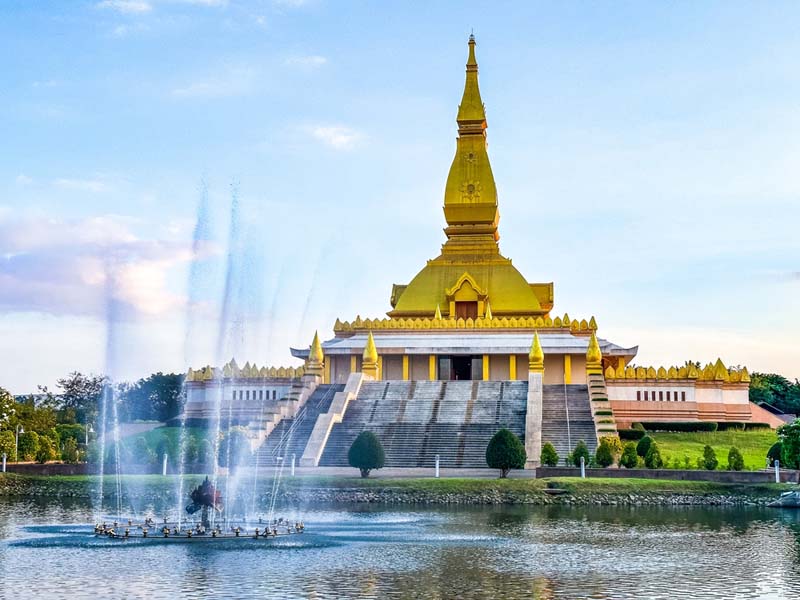 พระเจดีย์มหามงคลบัว จังหวัดร้อยเอ็ด 