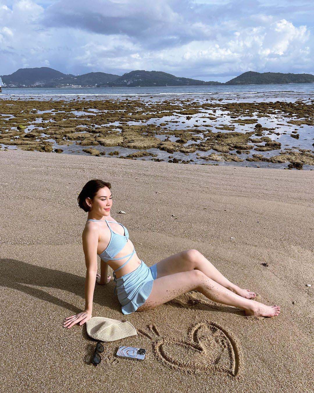 แมท ภีรนีย์  ชุดว่ายน้ำ