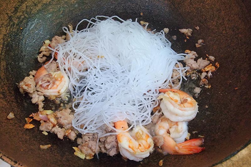 ผัดสามฉุน