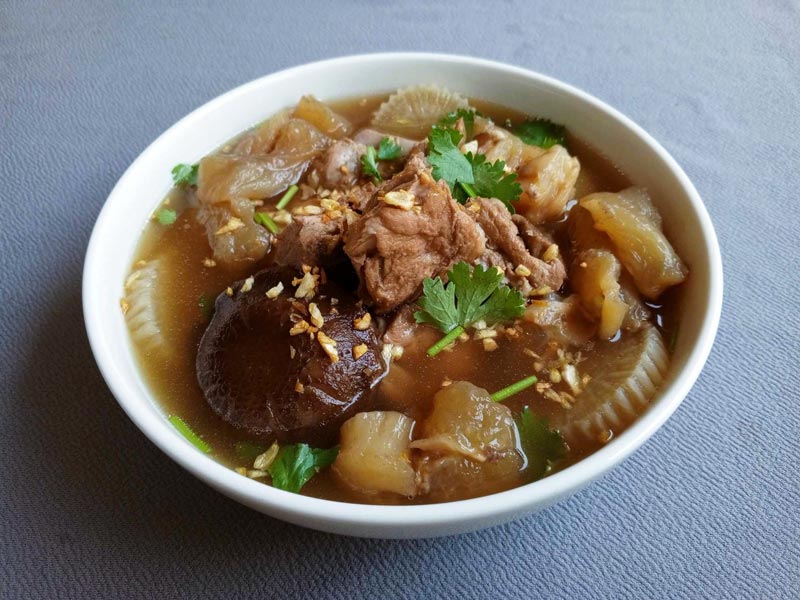 เล้งตุ๋นเอ็นแก้วเห็ดหอม