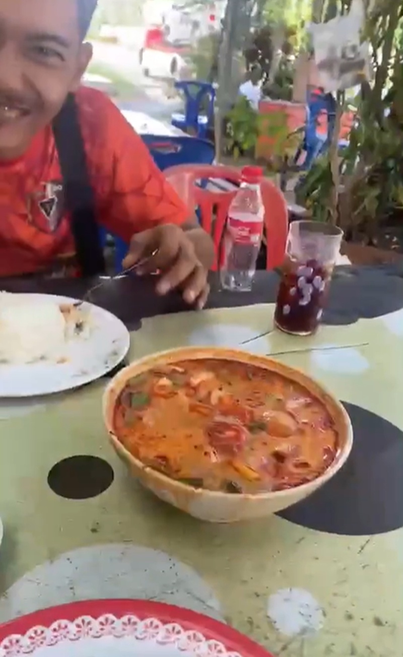 ข้าวผัดต้มยำ