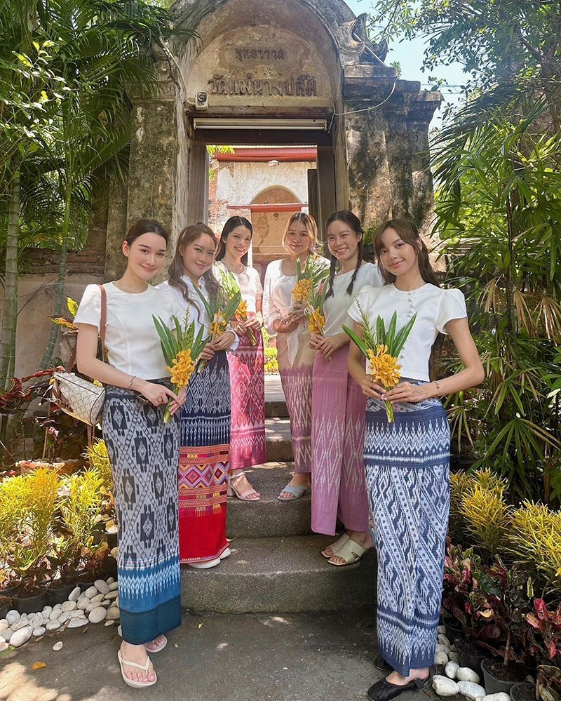 ลิซ่า ผ้าไทย