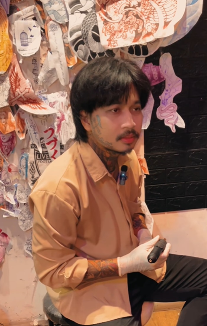 สักหน้าอก