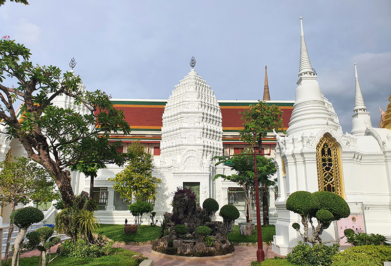 ไหว้พระ  