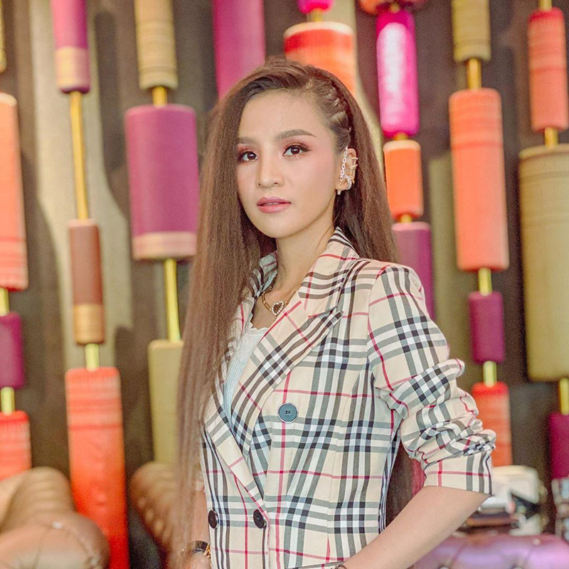 อาม ชุติมา