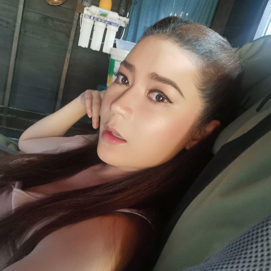 อ้อม ประถมาภรณ์