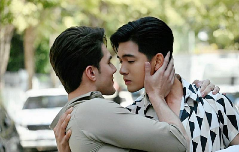 มิกค์ เข้ม