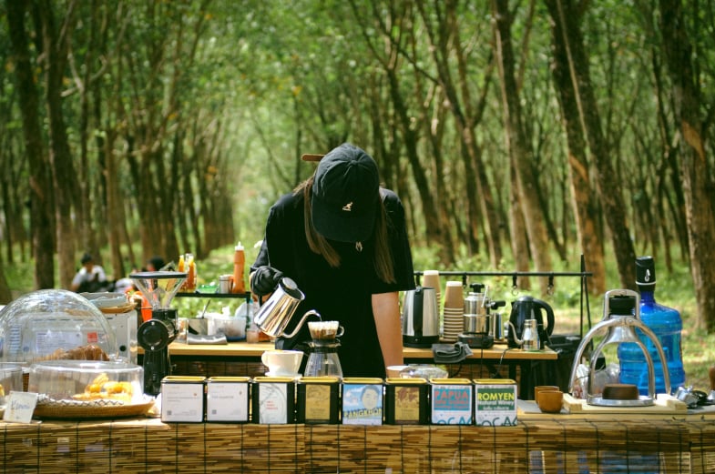 คาเฟ่ในสวนยาง