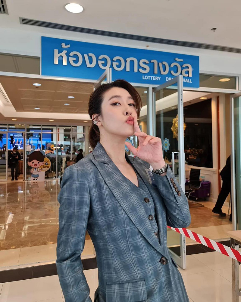 เชียร์ ฑิฆัมพร