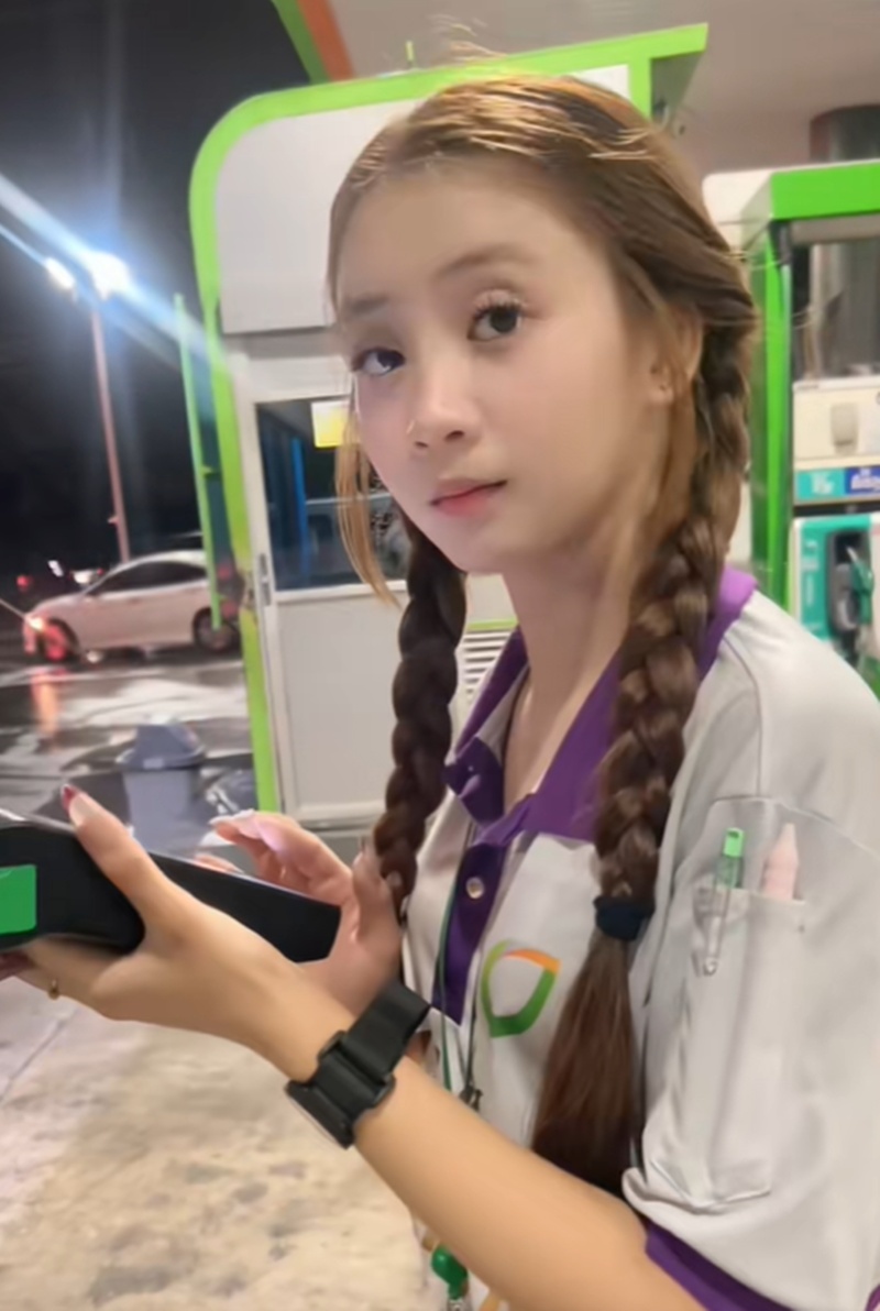 เด็กปั๊มสวย
