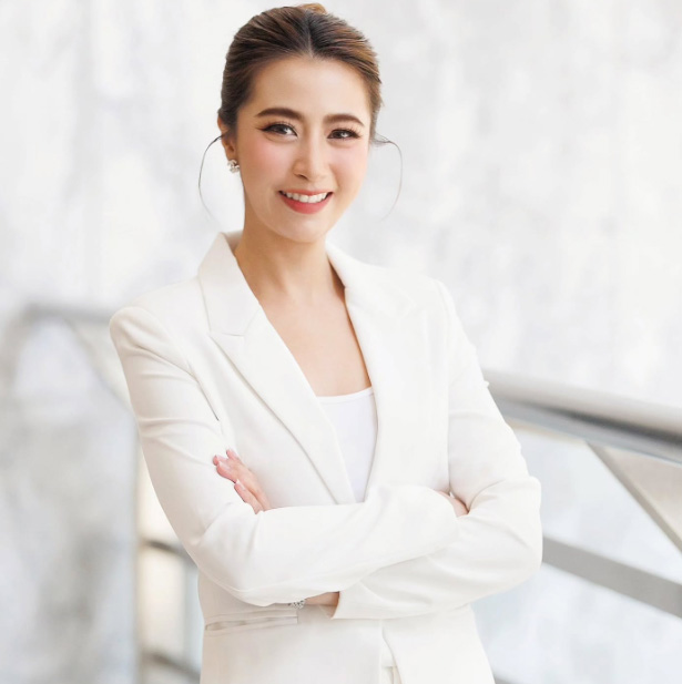 เฟิร์น สุชาดา