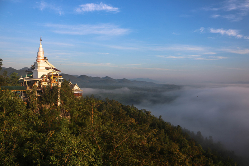วัดพระพุทธบาทผาหนาม