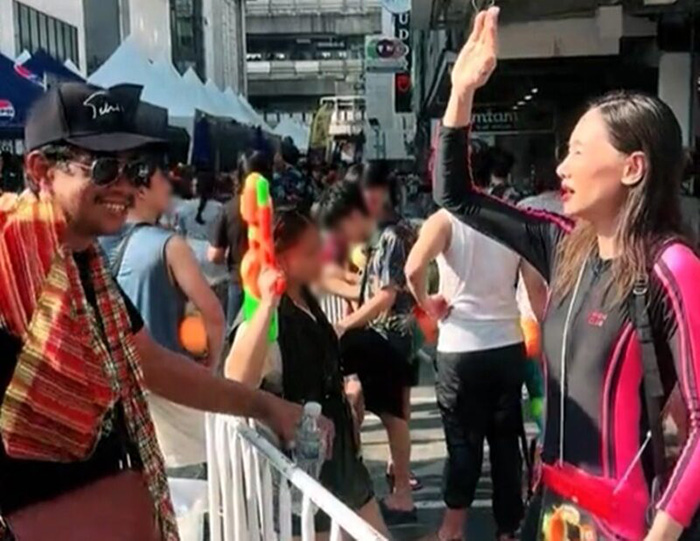 กุ้งพลอย   เอก สายเต๊าะ