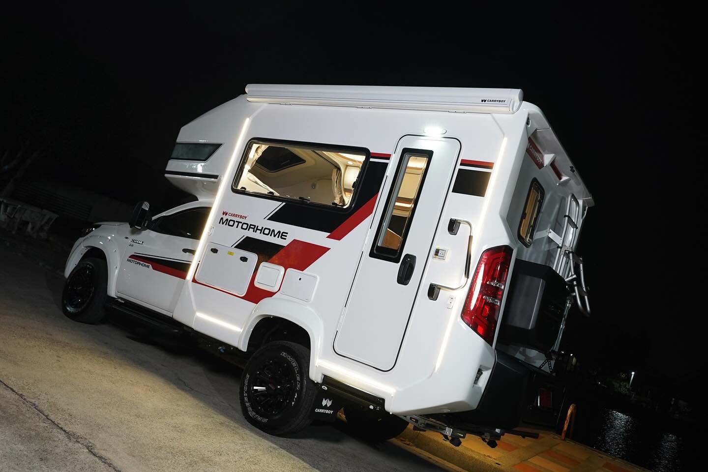 พีท กันตพร, แก้มบุ๋ม ปรียาดา