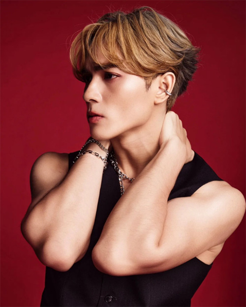 แน็ก ชาลี ทรงผม