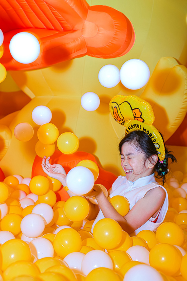 B.Duck Playful 20th เป็ดเหลืองยักษ์กลางกรุง