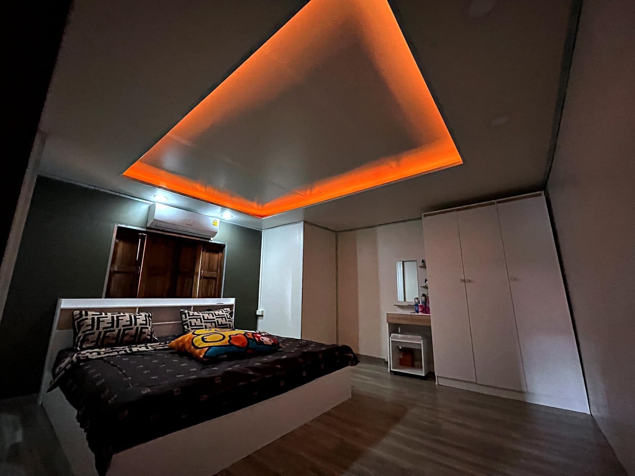 รีโนเวทห้องนอนไม้เก่า