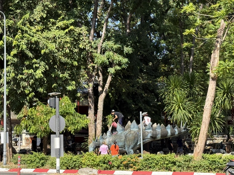 ไดโนเสาร์