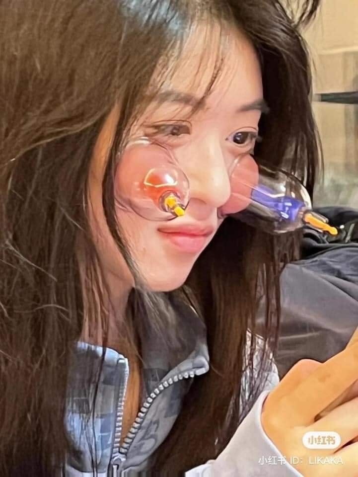 แก้มอมชมพู