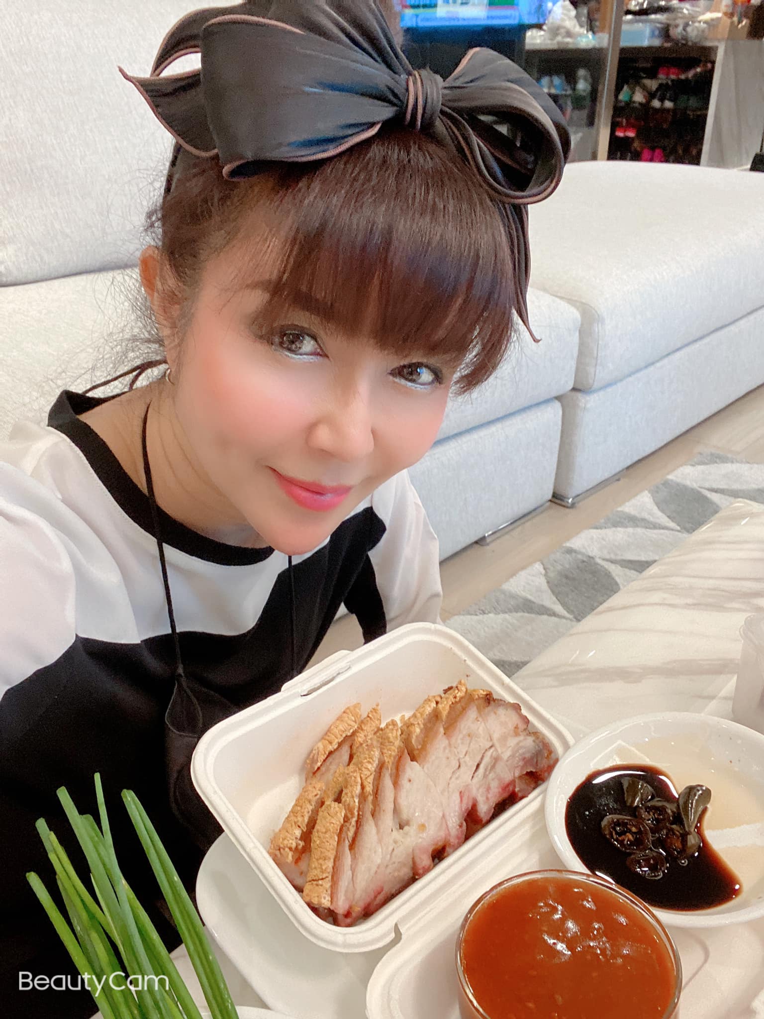 กบ อนุสรา