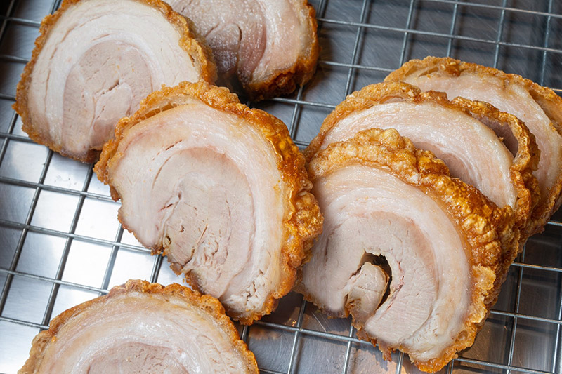 ร้านหมูกรอบชาชู