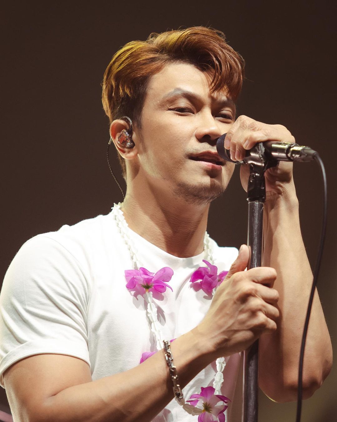 หนุ่ม กะลา