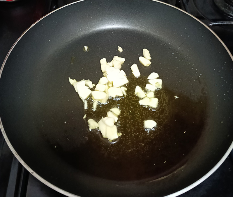 ฟักทองผัดไข่นางพญาร้อยชู้ ฟักทองผัดไข่ใบโหระพา สูตรฟักทองผัดไข่ เมนูอาหาร