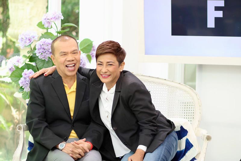 กล้วย เชิญยิ้ม