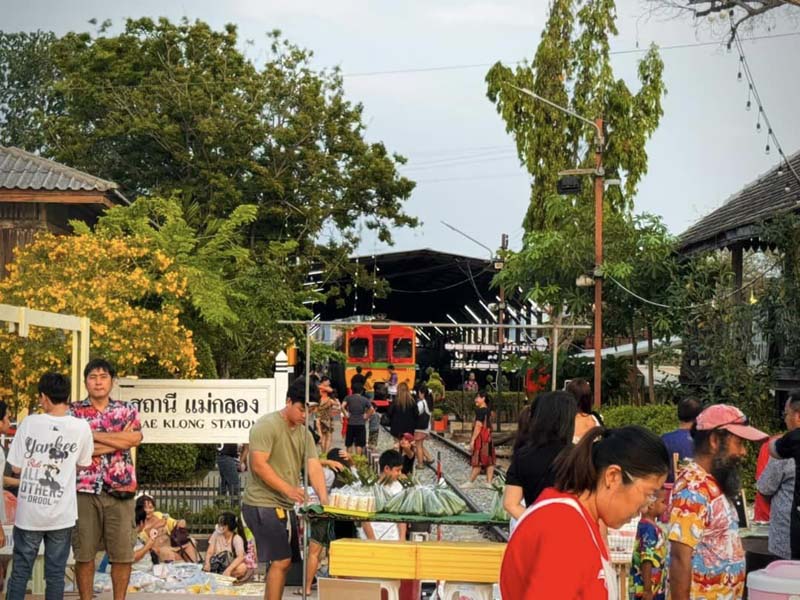 สถานีนรถไฟแม่กลอง