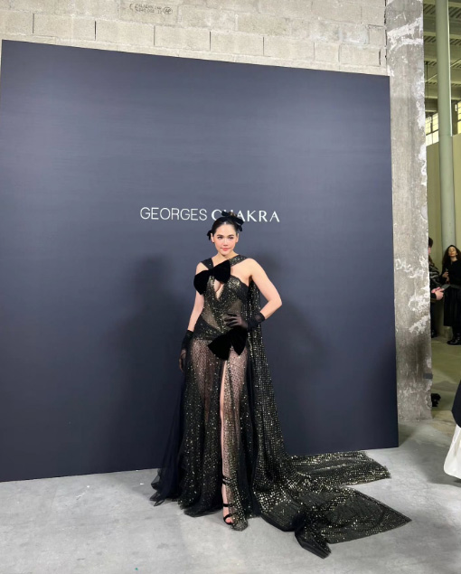 ชมพู่ อารยา กับ 9 ลุคที่ Paris Fashion Week 2025 สวยจัดเต็ม ปังสะกดสายตา