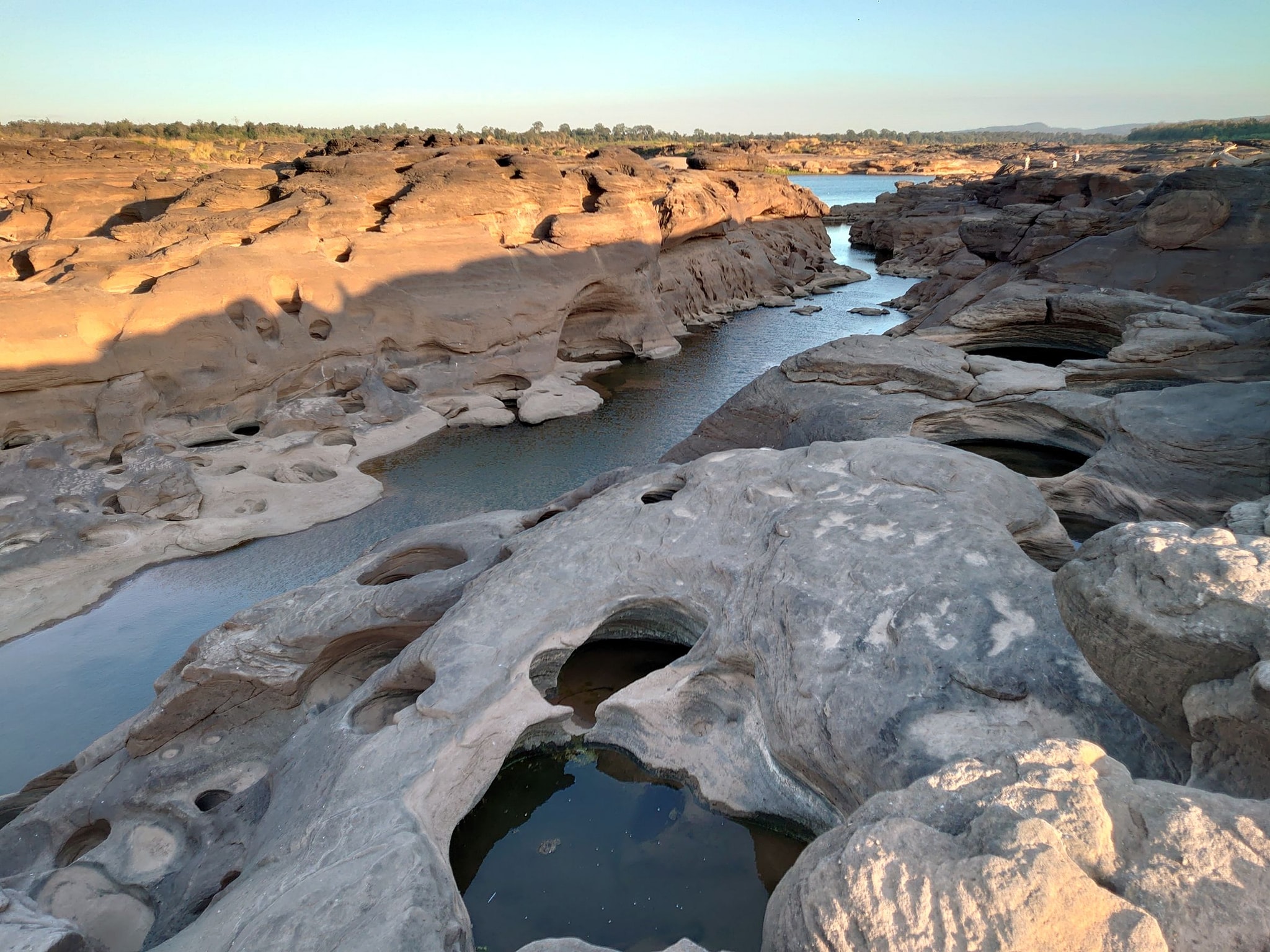 สามพันโบก