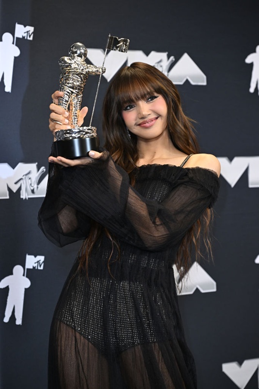 ลิซ่า คว้ารางวัล BEST KPOP MTV VMAs 3 ปีซ้อน