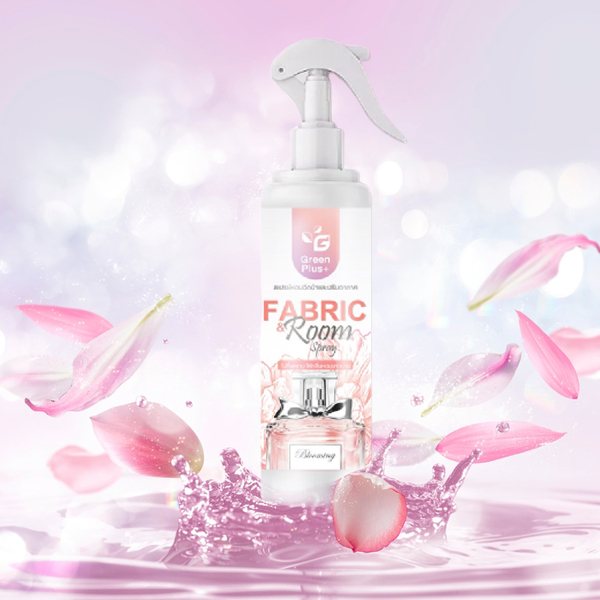 สเปรย์ฉีดผ้าหอม กรีนพลัส กลิ่นบลูมมิ่ง (Green Plus Fabric and Room Spray กลิ่น Blooming)