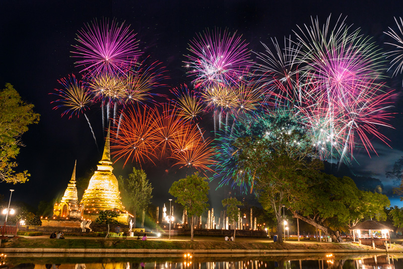 งานลอยกระทงสุโขทัย 2566