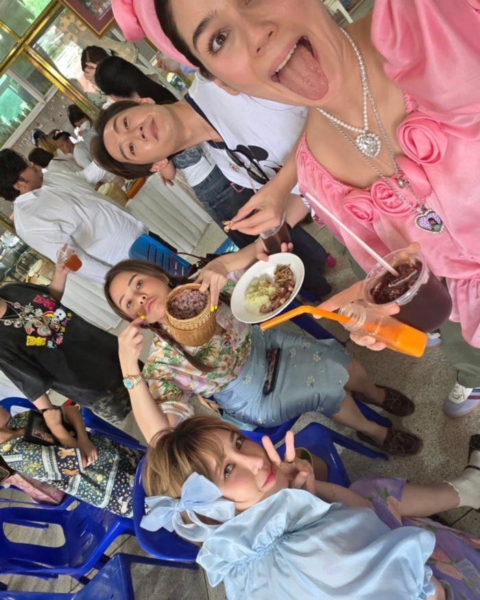 พีช สิตมน ภรรยา ติ๊ก เจษฎาภรณ์ ร่วมทำบุญวันเกิดของ น้องแอบิเกล 