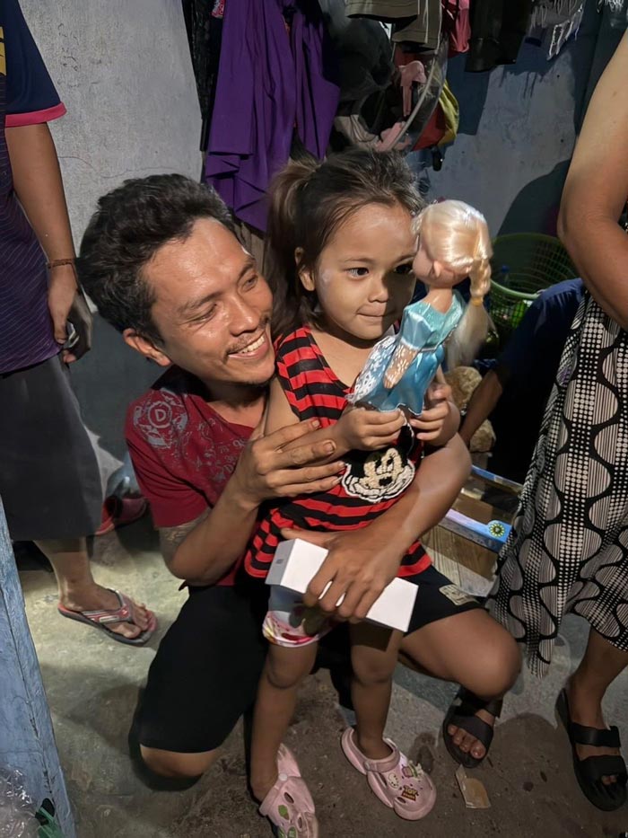 อิงฟ้า  ช่วยเหลือพ่อเลี้ยงเดี่ยว