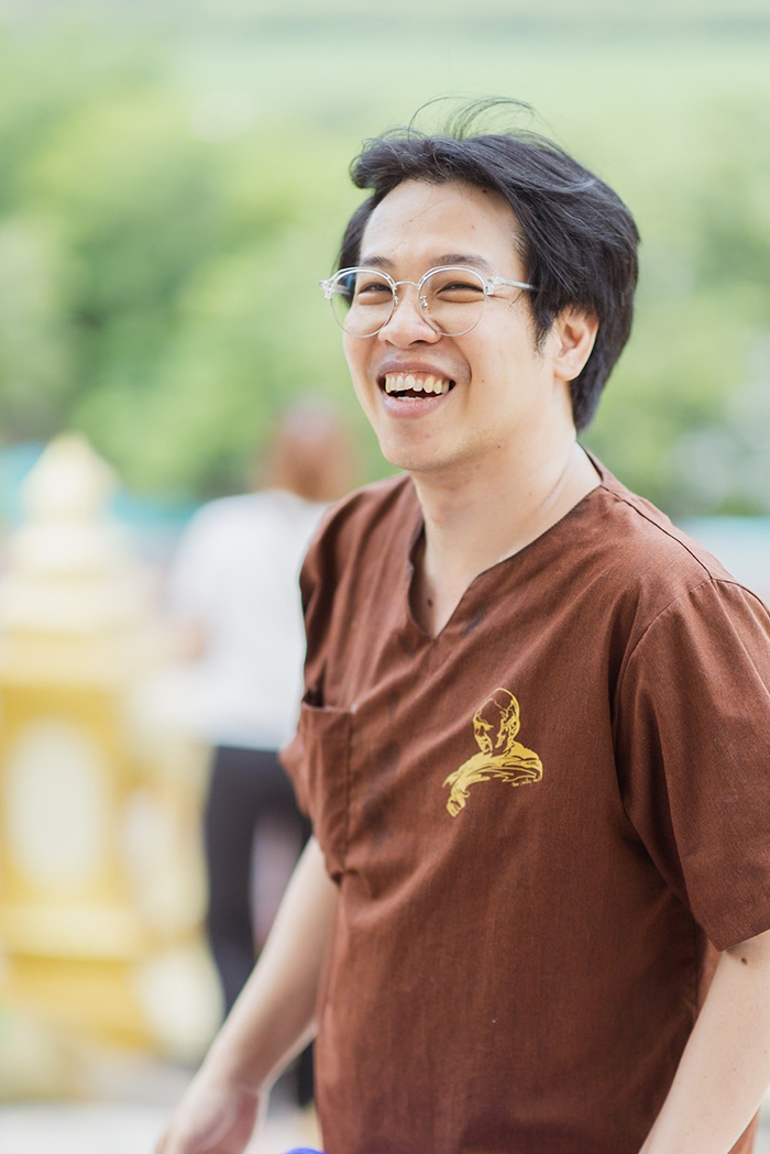 เปิดประวัติ หมอบี ทูตสื่อวิญญาณ