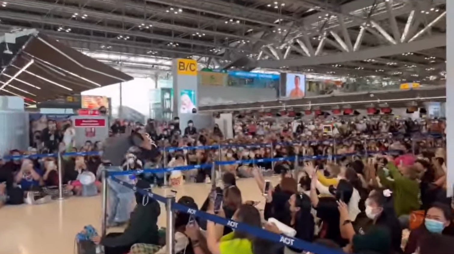 แจ๊ส ชวนชื่น