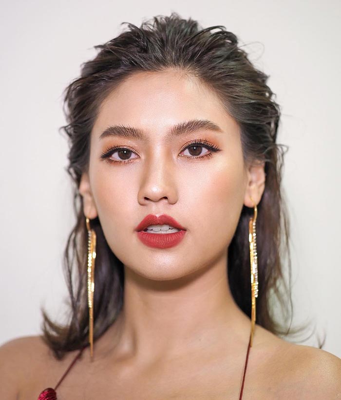 เมทัล สุขขาว