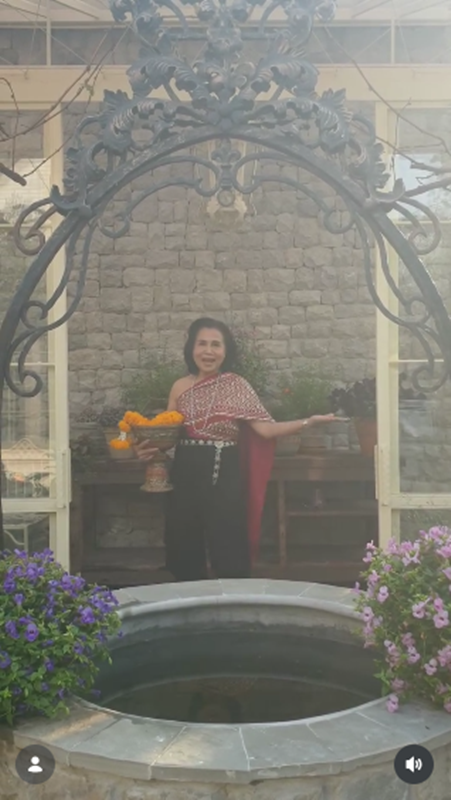 ยายหนิง แม่ชมพู่ อารยา