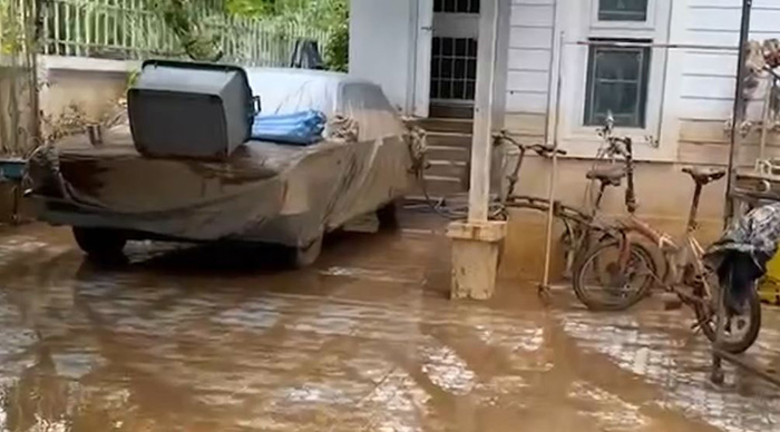 เปิดสภาพบ้านริชชี่ อรเณศ ที่เชียงใหม่ หลังน้ำลด บ้านหมาก ปริญ ก็ไม่รอด