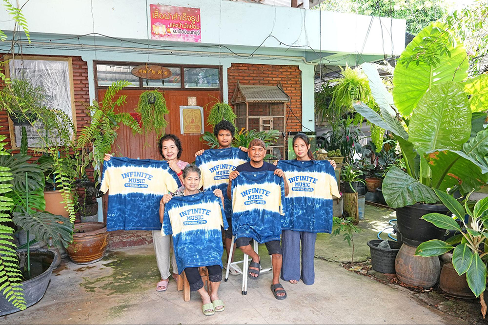 เสื้อ THE POWER BAND