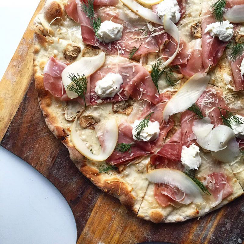 ร้านพิซซ่าเตาถ่าน