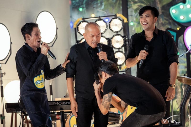 ตูน บอดี้สแลม ค่อม ชวนชื่น