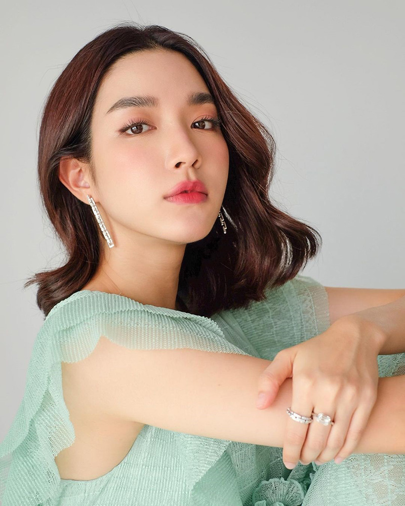 โม มนชนก