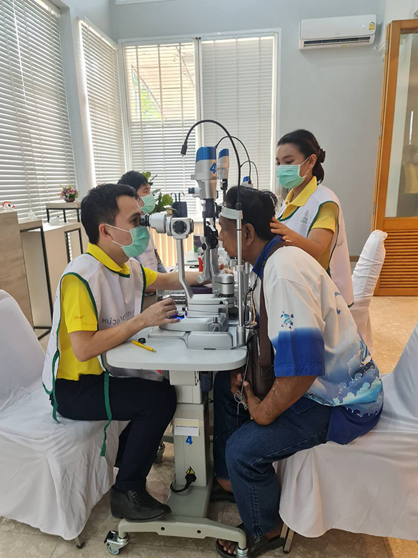 โครงการตรวจสุขภาพตาเพื่อเทิดพระเกียรติฯ