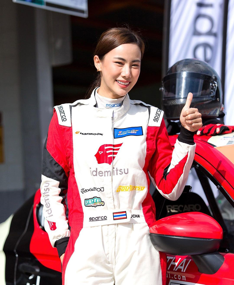 ญิ๋งญิ๋ง ศรุชา ดาราแข่งรถ